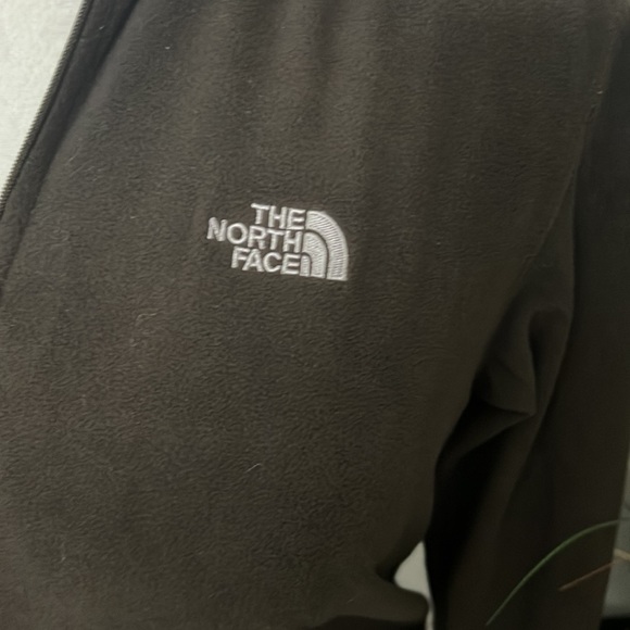 The North Face pull-over - Picture 2 of 3